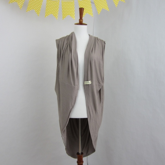 Cambodian Cover in Taupe, Multipurpose Wrap Poncho - Picture 5 of 8